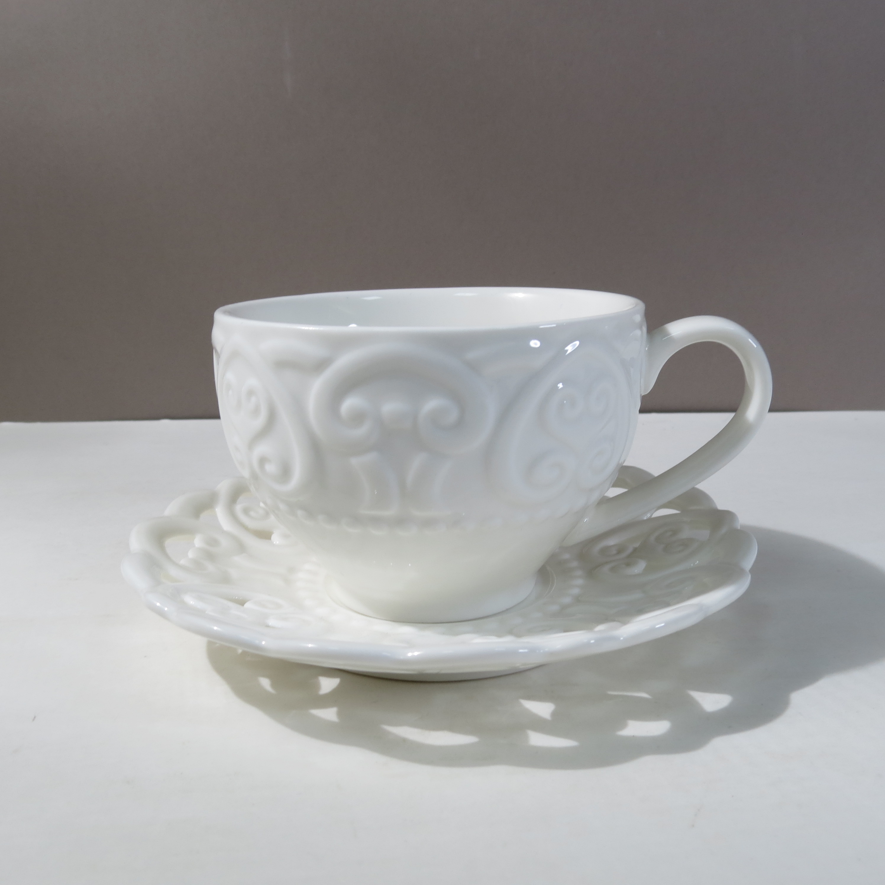 【赫赫家】镂空150ml奶白咖啡杯碟 陶瓷下午茶带手把茶杯水杯