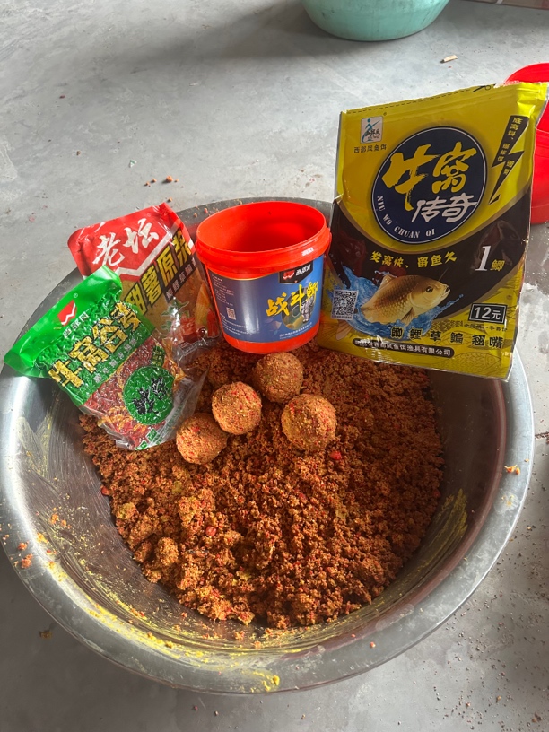 西部风战斗鲫老坛甜薯原浆牛窝谷麦隔夜窝料握团打窝