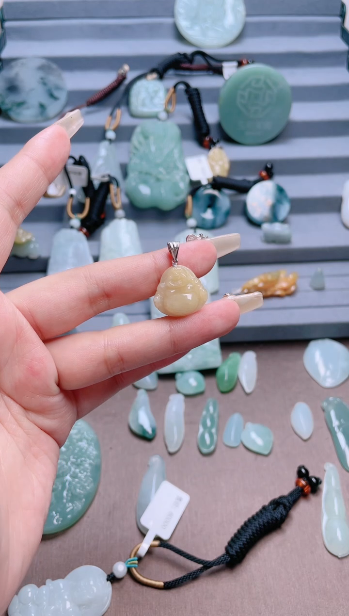 【闪购商品】翡翠吊坠(不含链)未镶嵌佛公