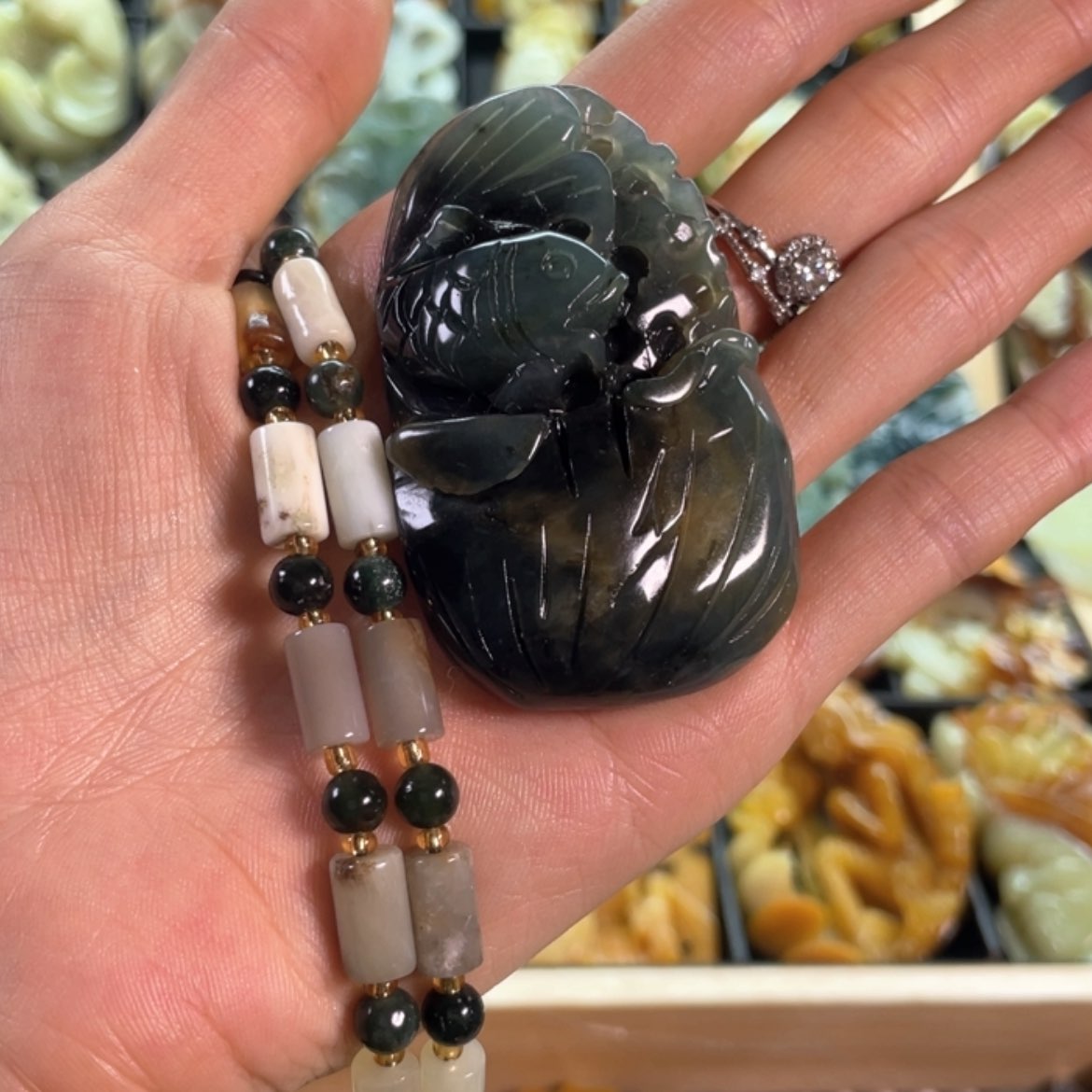 【闪购商品】蛇纹石玉颈饰未镶嵌