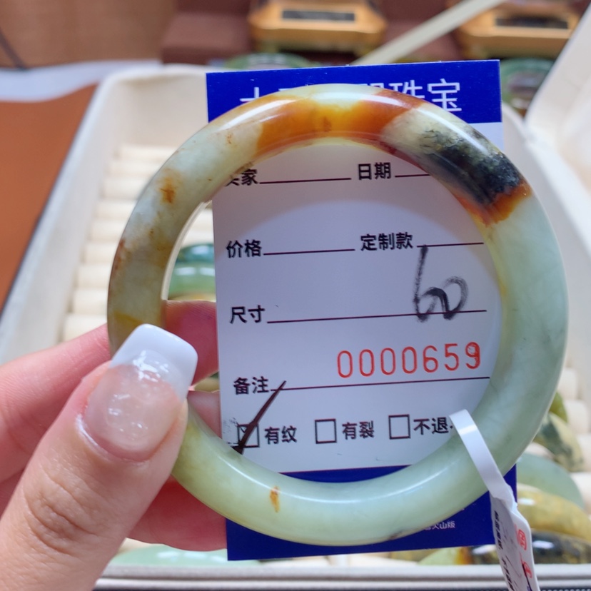 【闪购商品】蛇纹石玉手镯未镶嵌