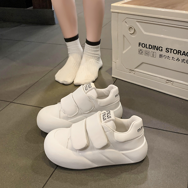 千寻宜软皮小白鞋女2024秋季新款圆头厚底魔术贴运动休闲面包鞋