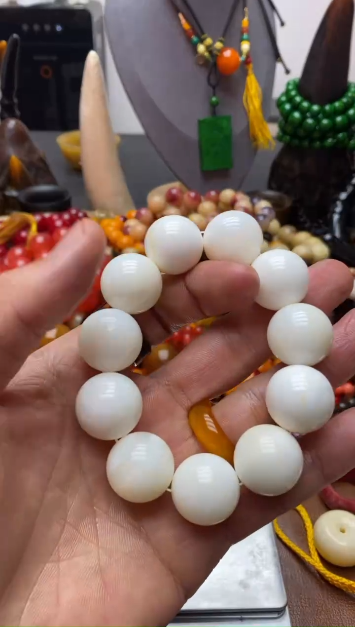 【闪购商品】车车手串20