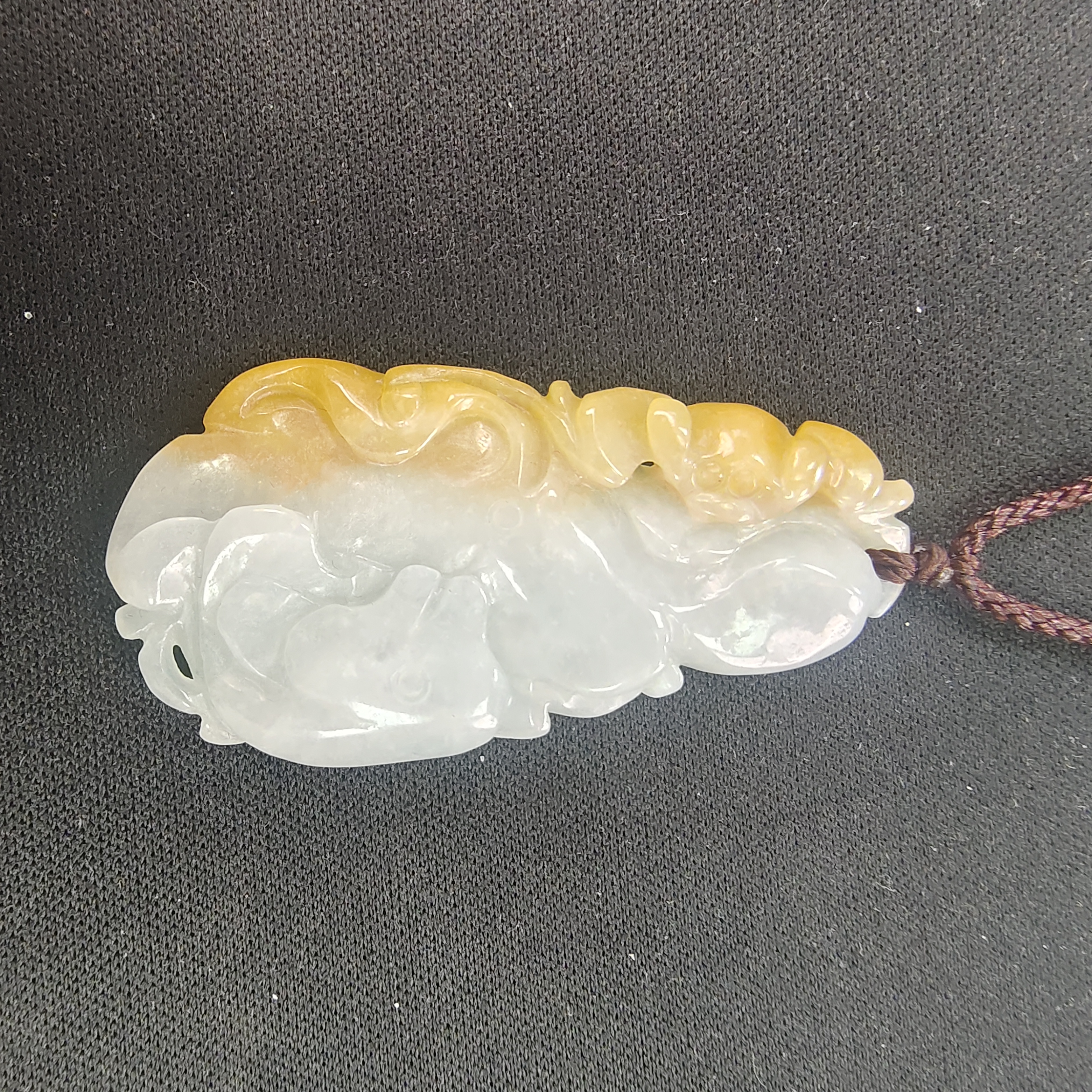 天然翡翠黄翡如意吊坠雕刻