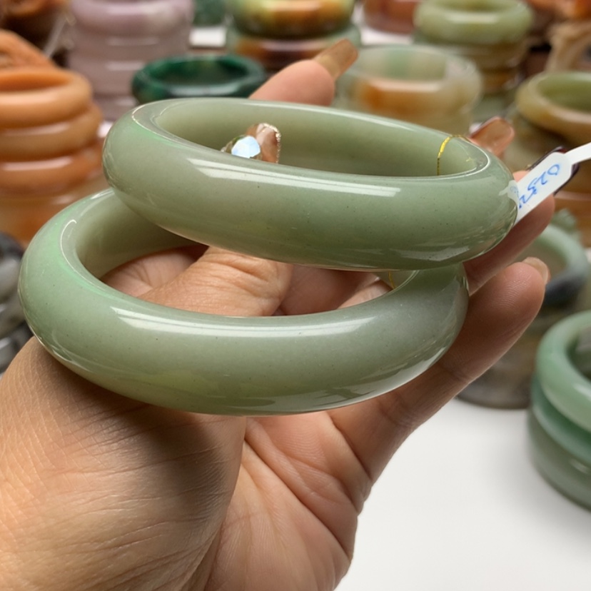 【闪购商品】石英质玉手镯合金C***d