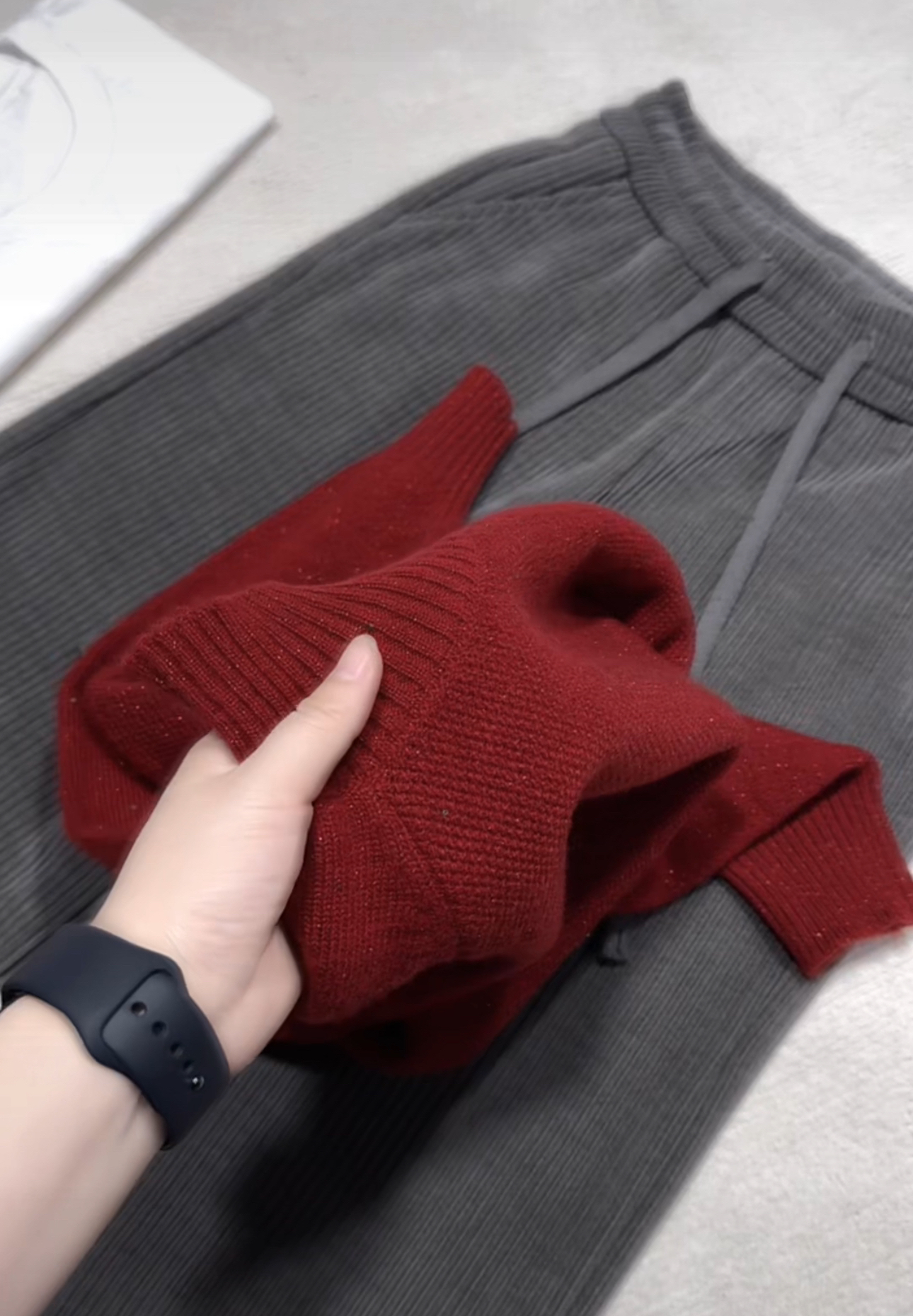 米蓝家复古红珠片半高领毛衣603