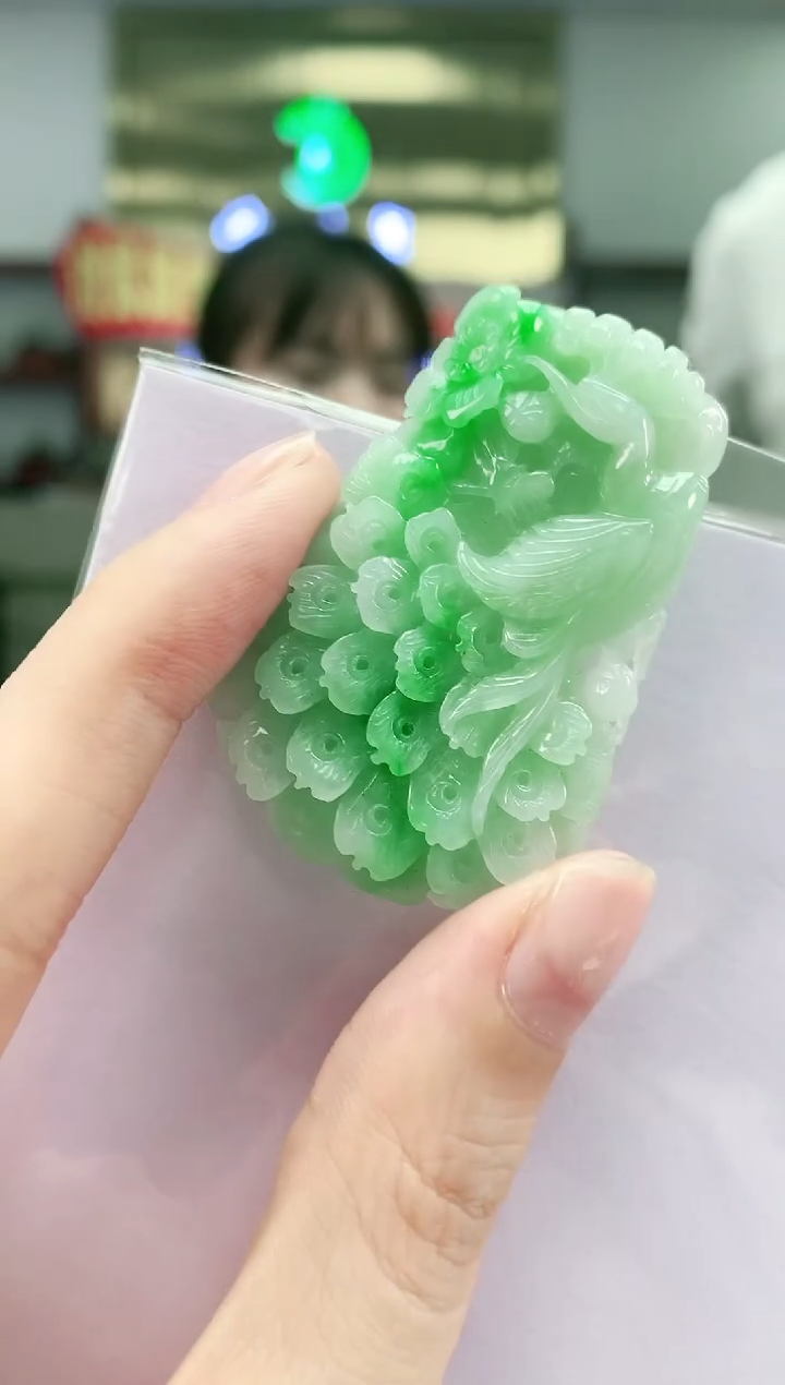 【闪购商品】翡翠颈饰未镶嵌君