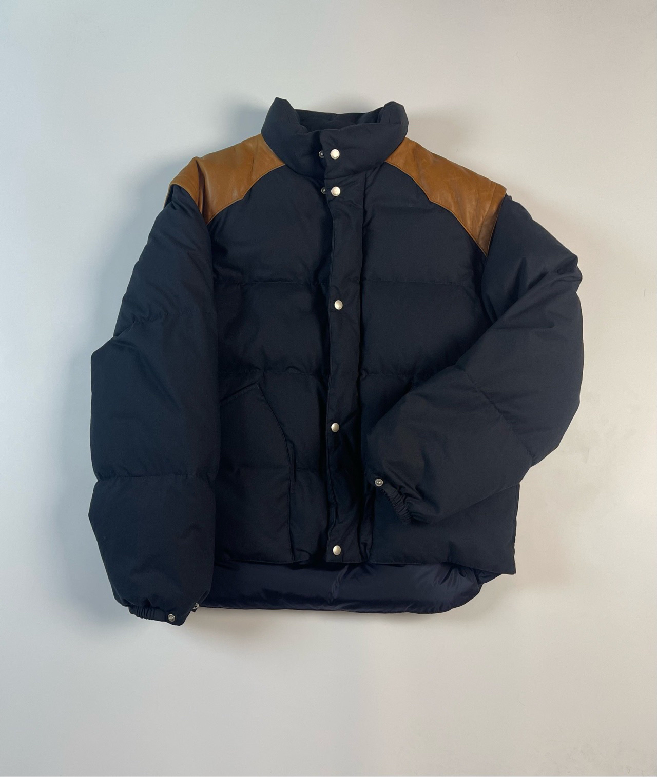 GUCCI古驰 重工狼头刺绣拼皮羽绒服 袖子可拆卸/52/95新/0031