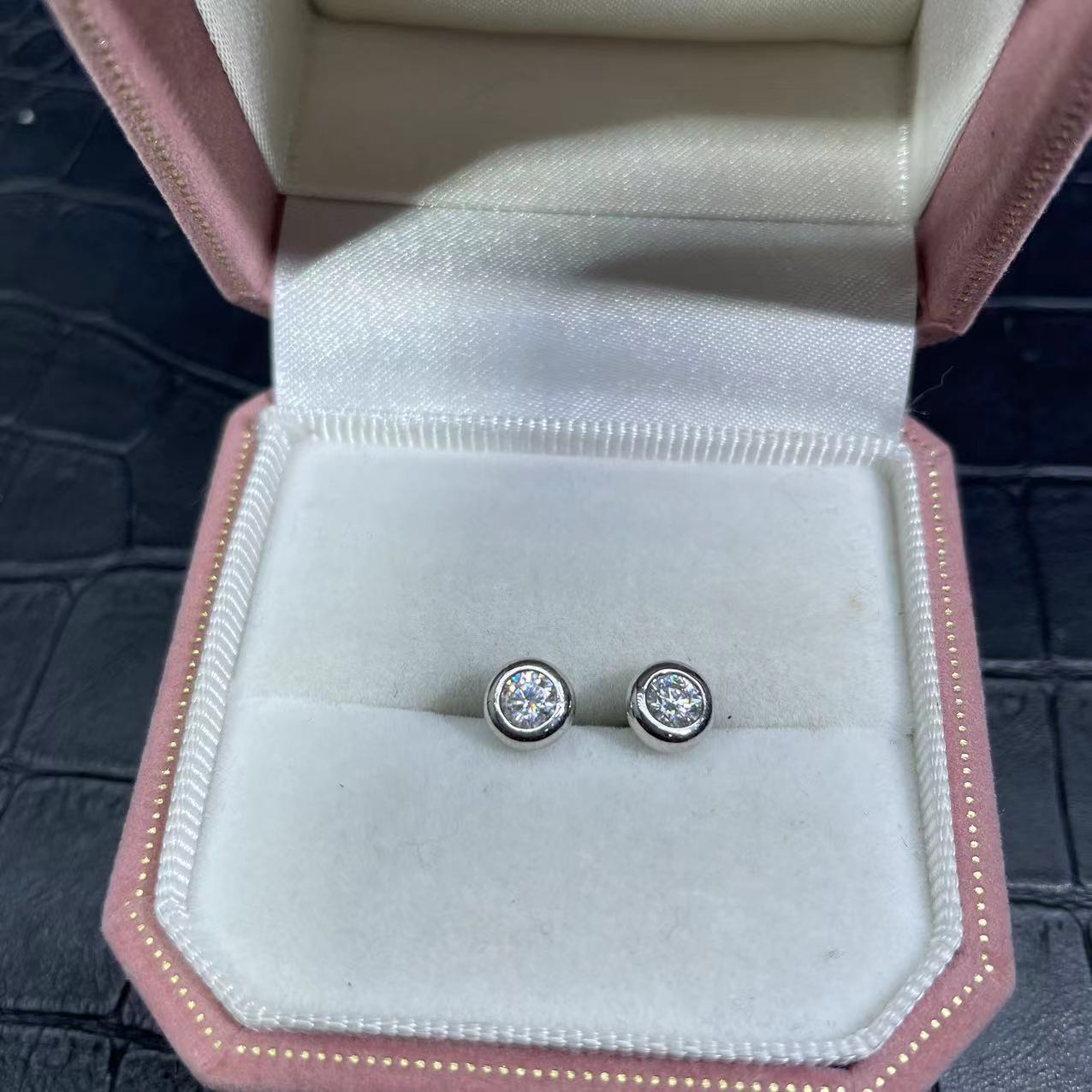 带礼品包装耳饰 螺丝帽泡泡耳钉0.5ct50分·S