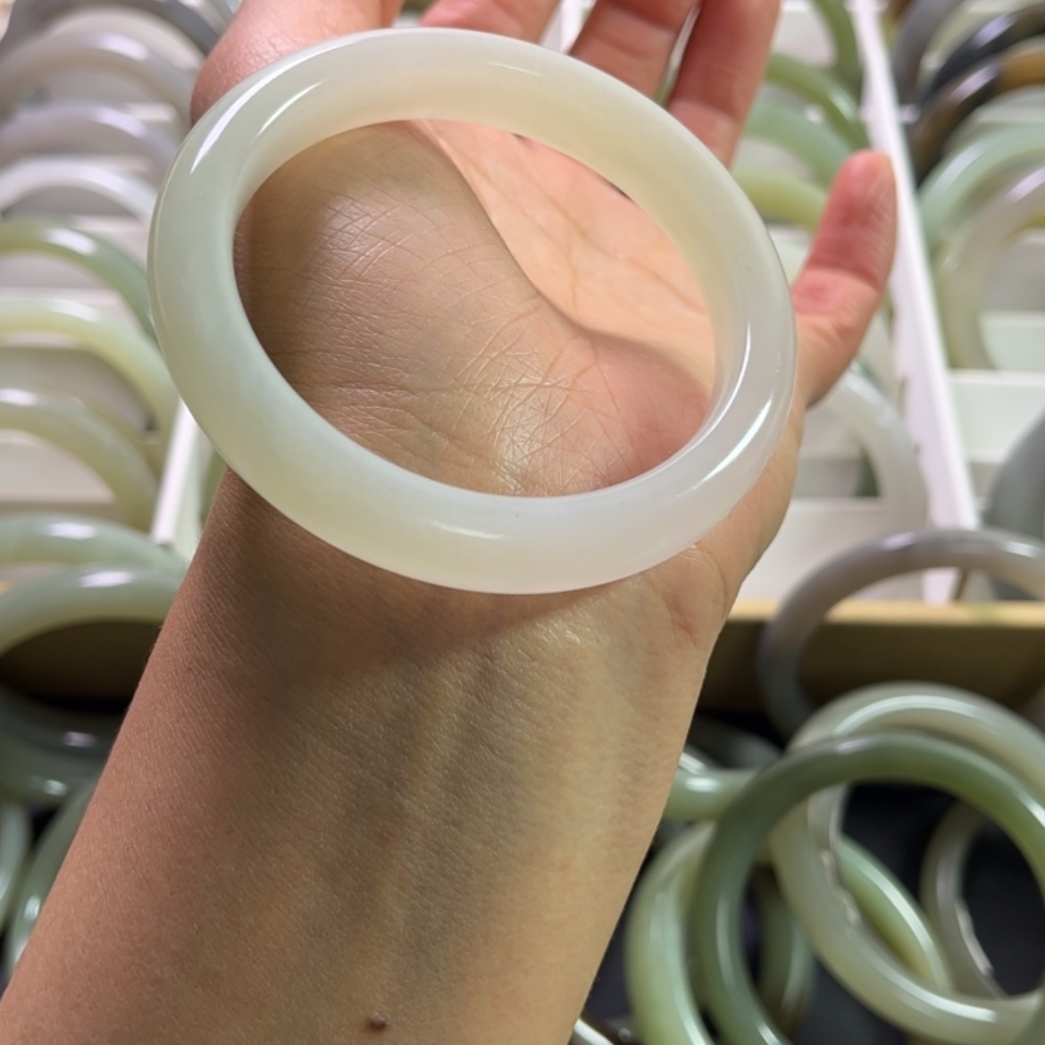 【闪购商品】和田玉手镯56.8圈未镶嵌喵**下