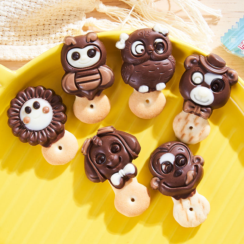 巧克力饼干卡通造型饼干巧克力独立小包装朱古力涂层饼干休闲零食