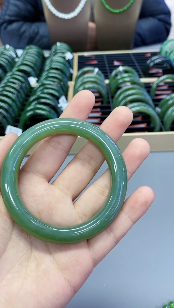 【闪购商品】和田玉手镯未镶嵌SZ56