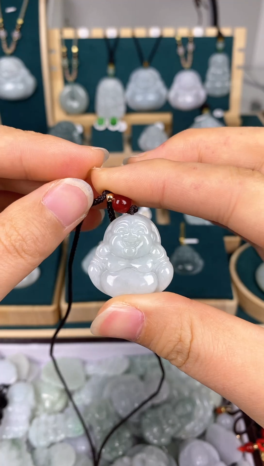 【闪购商品】石英质玉（金丝玉）颈饰未镶嵌佛公（多样性发货选其一）